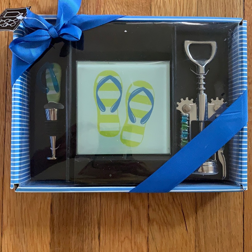 Wine accessories